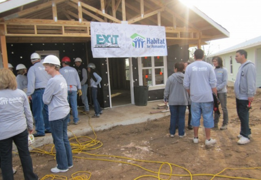 AustinHabitatBuildBlitzMonday11 782p