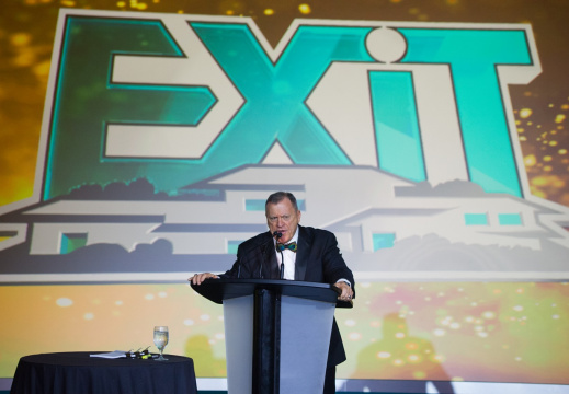 19ExitFriPm0037