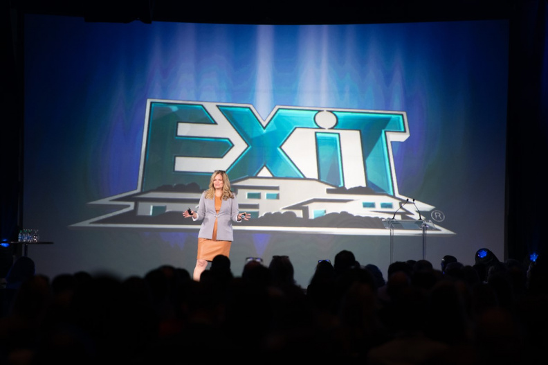 23ExitThurs_0044.jpg