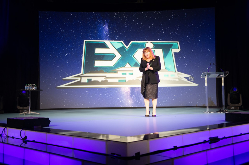 23ExitThurs_0103.jpg