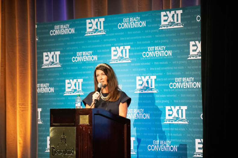 23ExitThurs_0271.jpg