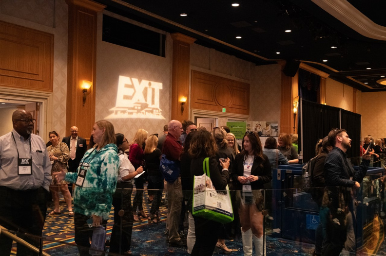 23ExitThurs_0301.jpg