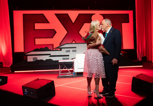24ExitWed 0404